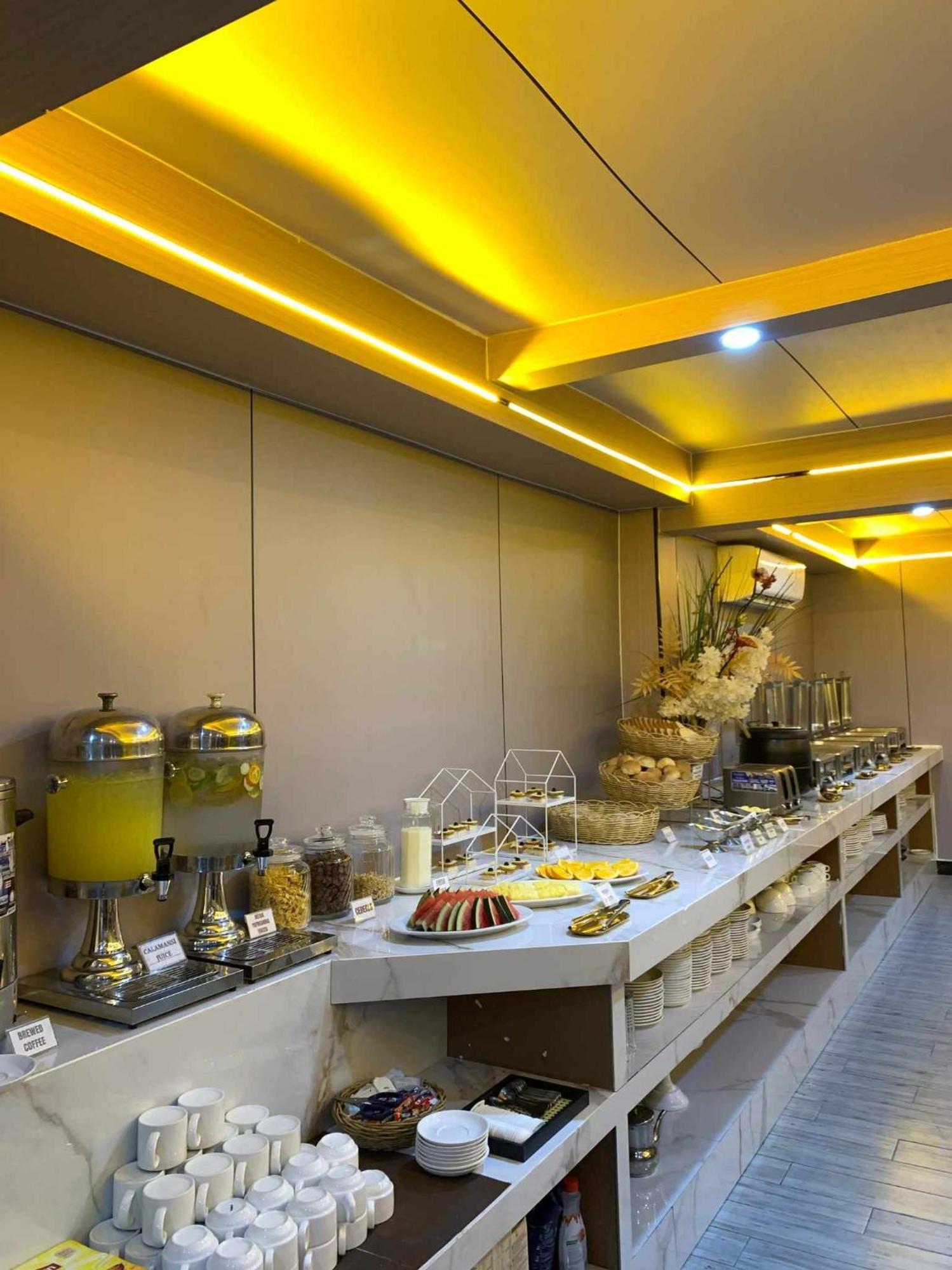 Vienna Hotel 3*
