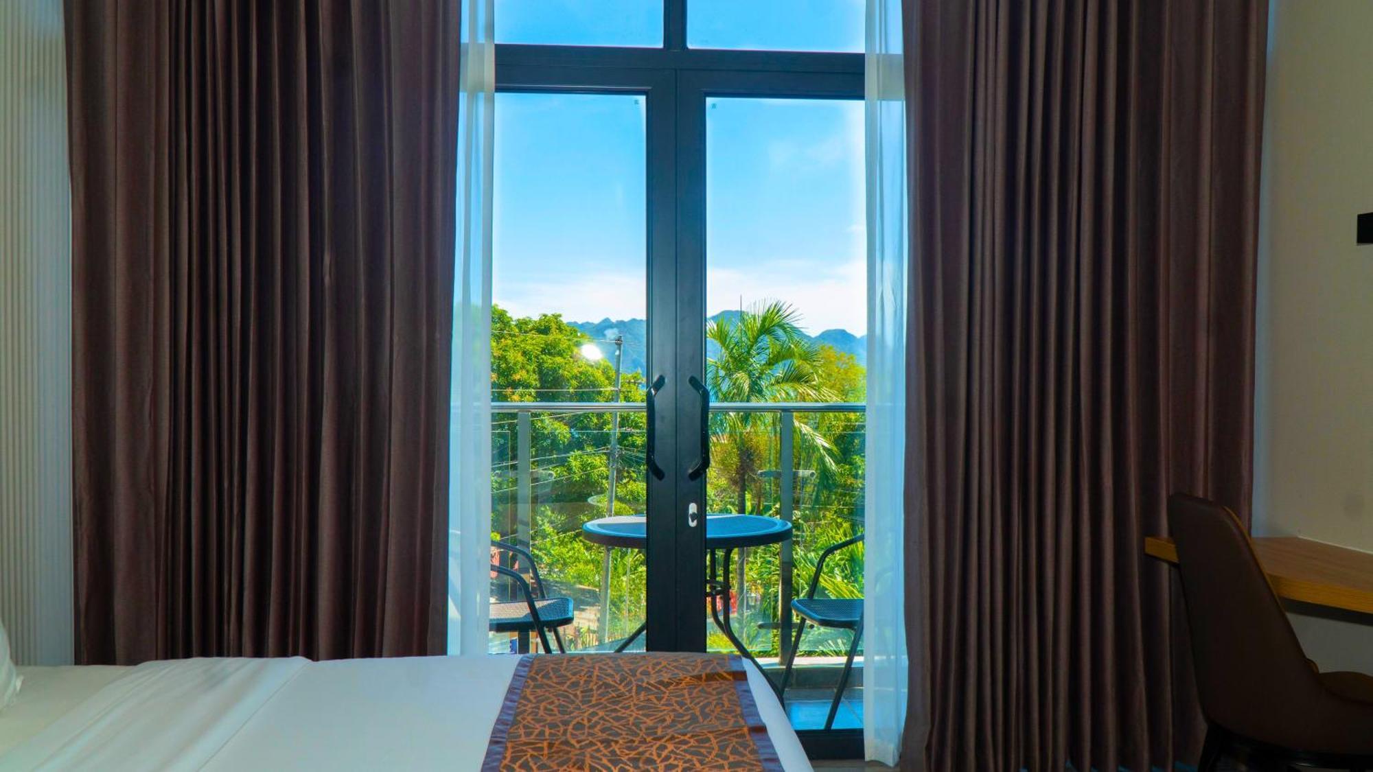 Vienna Hotel 3*